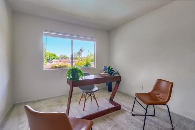 4402 Collwood Ln, San Diego CA: https://media.crmls.org/mediaz/3e60c0d8-21e6-4597-976e-17cbc7a517a7.jpg