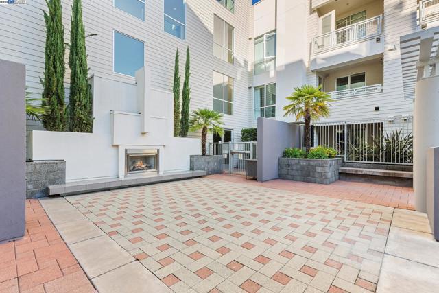 1655 N California Blvd, Walnut Creek CA: https://media.crmls.org/mediaz/3e60d68c-8625-475b-b26e-1ecd0c5e1567.jpg