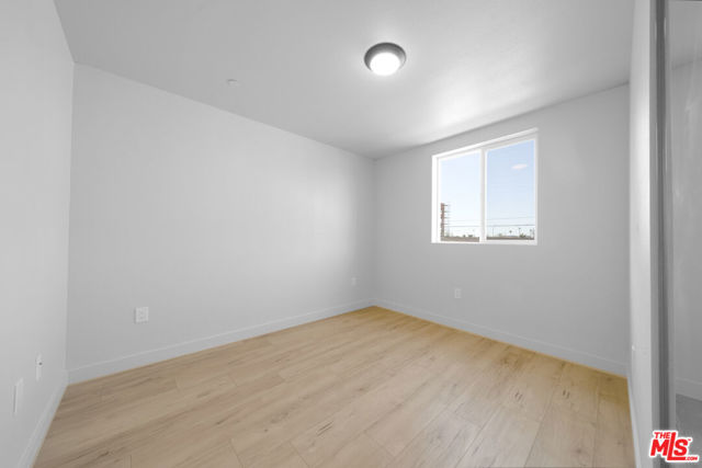 236 W 84th Place, Los Angeles CA: https://media.crmls.org/mediaz/3e60ece4-4405-4ab7-b66c-b91bc56fedad.jpg
