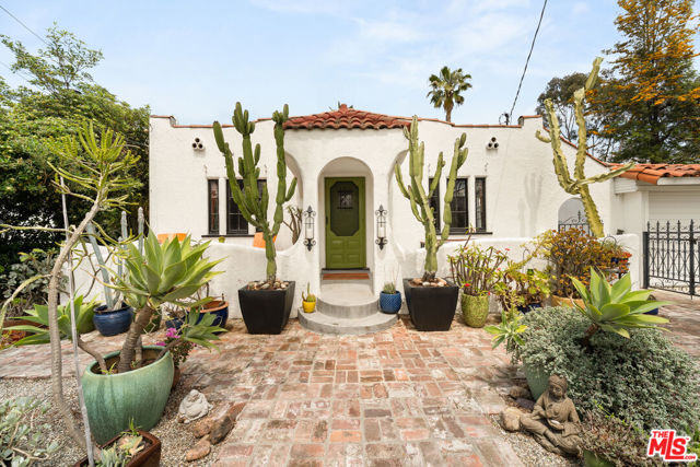 955 W Avenue 37, Los Angeles CA: https://media.crmls.org/mediaz/3e60f6f1-28a1-452b-b76f-b3e63bf2d295.jpg
