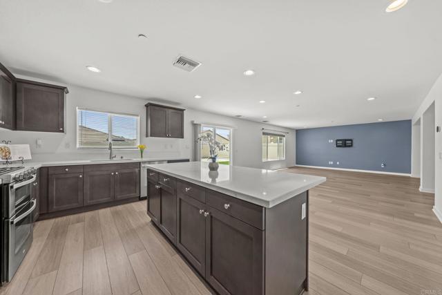Image 23 of 59 For 28339 Levi Way