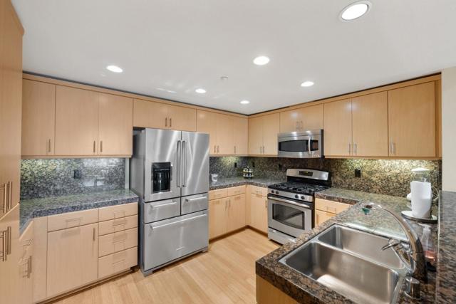 2853 Regatta Drive, Oakland CA: https://media.crmls.org/mediaz/3e63fd96-dde3-4f93-b034-a85e4b227588.jpg