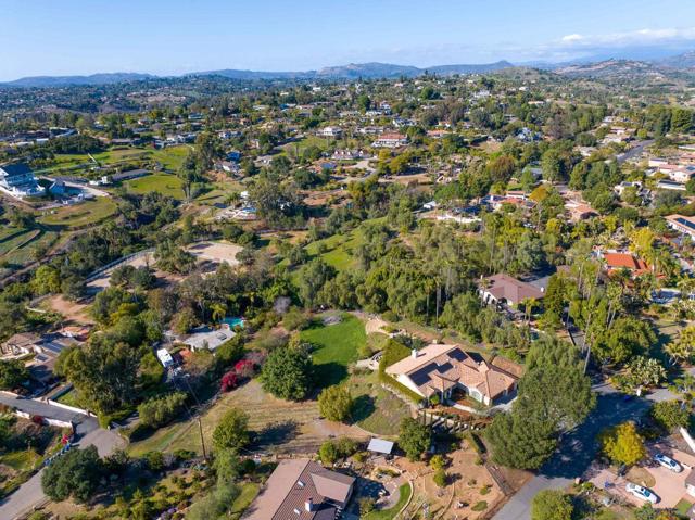 2610 Sunset Hills, Escondido CA: https://media.crmls.org/mediaz/3e648333-d079-4fe9-ab41-f03c14e86558.jpg