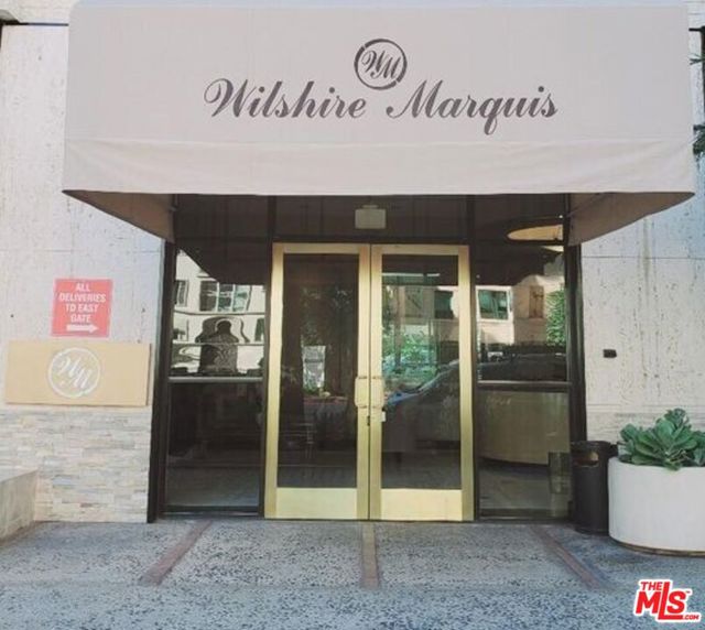 10535 Wilshire Boulevard, Los Angeles CA: https://media.crmls.org/mediaz/3e65c39d-d2ca-45ef-a33f-6a9b55acffa8.jpg