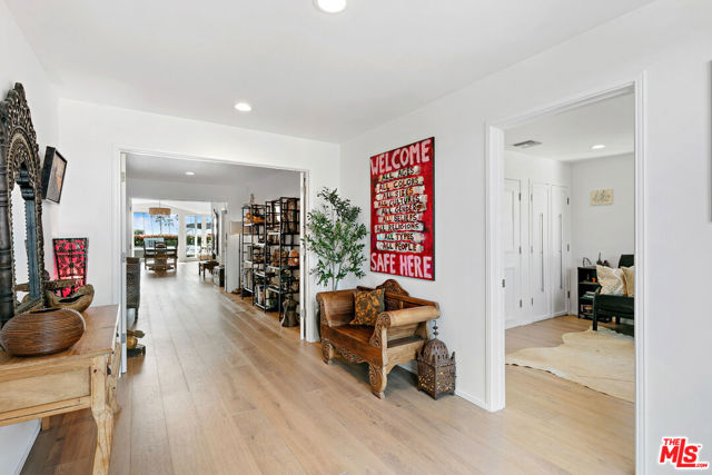29500 Heathercliff Road, Malibu CA: https://media.crmls.org/mediaz/3e660275-aa04-4d28-aff7-0ac5769dec69.jpg
