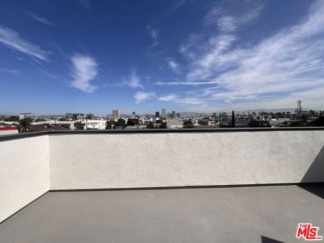 1228 1/2 S Berendo Street, Los Angeles CA: https://media.crmls.org/mediaz/3e6664cc-6839-4eec-860f-57248f3ed2e3.jpg