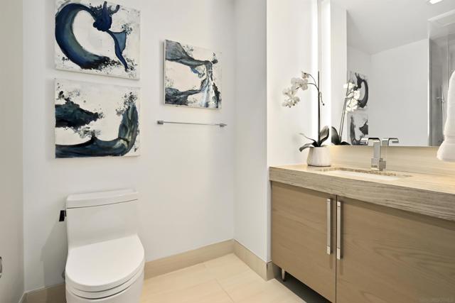 888 W E Street, San Diego CA: https://media.crmls.org/mediaz/3e671d9b-dc83-43a2-997f-041cbfd897e4.jpg