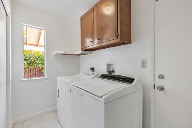 3210 South Court, Palo Alto CA: https://media.crmls.org/mediaz/3e676012-d8bf-49f5-b8d0-9bf745016c56.jpg