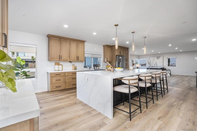 Image 20 of 75 For 4593 Coronado Ave