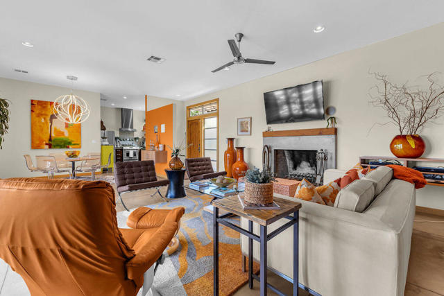 53945 Eisenhower Drive, La Quinta CA: https://media.crmls.org/mediaz/3e684072-b153-4823-854c-349e8300edd3.jpg