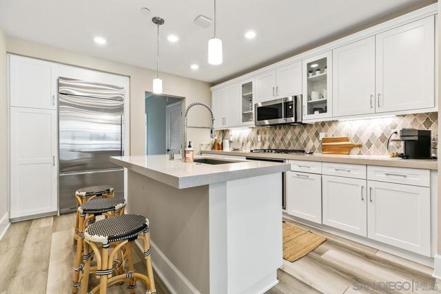 807 Santa Barbara Pl, San Diego CA: https://media.crmls.org/mediaz/3e68516a-54fe-4ff1-8e0b-aff478e9a6d5.jpg