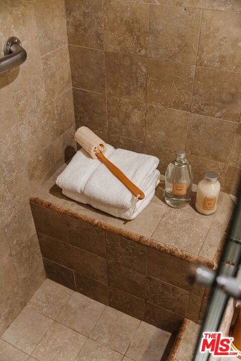 2332 Fox Hills Drive, 103 photo 15