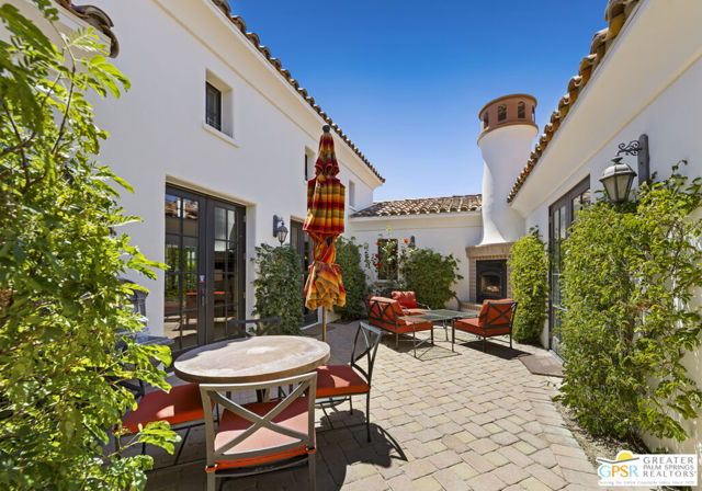 27 Cassis Circle, Rancho Mirage CA: https://media.crmls.org/mediaz/3e69dd84-97ad-4e78-910d-b43ab70605da.jpg