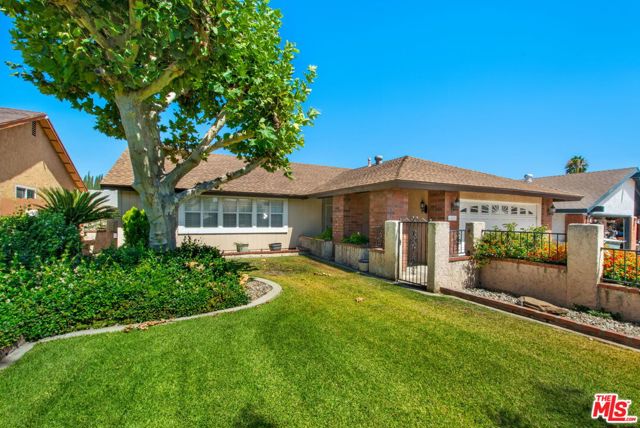 12671 Gun Avenue, Chino CA: https://media.crmls.org/mediaz/3e6b5180-1609-41ef-8ee8-af388b166707.jpg
