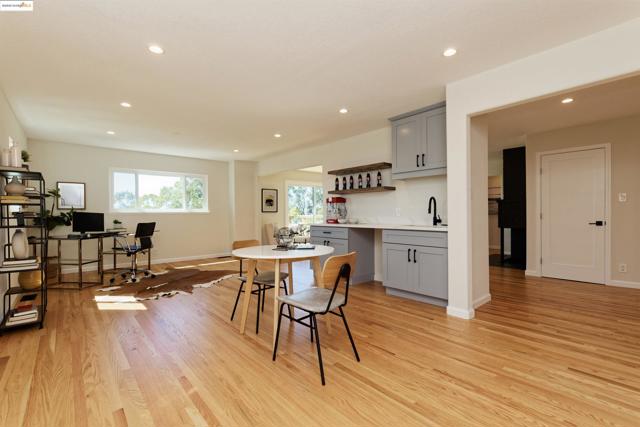 Image 19 of 30 For 2093 Braemar Rd