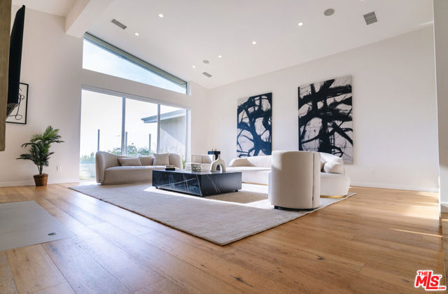 3423 Scadlock Lane, Sherman Oaks CA: https://media.crmls.org/mediaz/3e6cab99-82dd-43c7-a81d-2489473afc45.jpg
