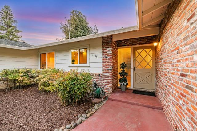 1635 Morton Avenue, Los Altos CA: https://media.crmls.org/mediaz/3e6d4a53-da55-4116-a726-54b0f3c55478.jpg