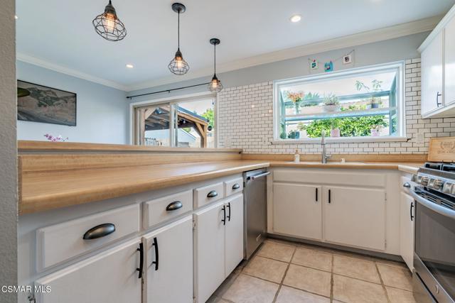 15175 Marquette Street, Moorpark CA: https://media.crmls.org/mediaz/3e6d7700-e379-4948-9b84-da4ab039f895.jpg