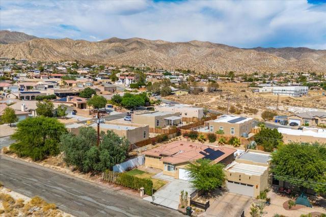 10748 Ocotillo Road, Desert Hot Springs CA: https://media.crmls.org/mediaz/3e6e0263-c9a0-4033-81d7-42bf2635de24.jpg