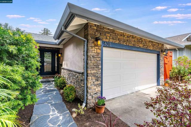 438 Odin Dr, Pleasant Hill CA: https://media.crmls.org/mediaz/3e6e8b9a-8fd6-4e78-982f-8b7654aa5562.jpg