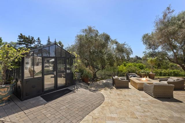 Detail Gallery Image 25 of 27 For 17309 via De Fortuna, Rancho Santa Fe,  CA 92067 - 6 Beds | 6/1 Baths