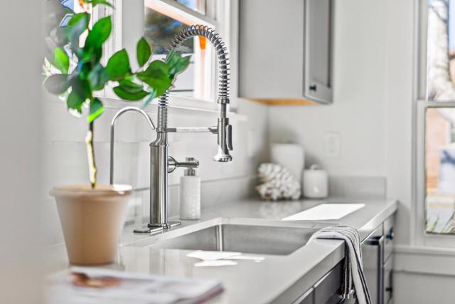 791 Spruce Avenue, Pacific Grove CA: https://media.crmls.org/mediaz/3e6f0557-758b-4f54-a24f-55069f513839.jpg