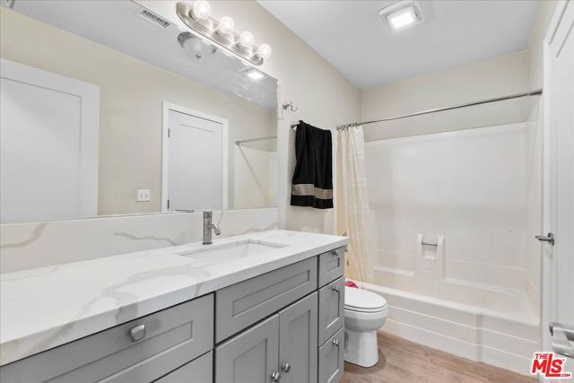 40611 178th Street, Lancaster CA: https://media.crmls.org/mediaz/3e6f650a-732f-4b3b-9c9d-585573356126.jpg