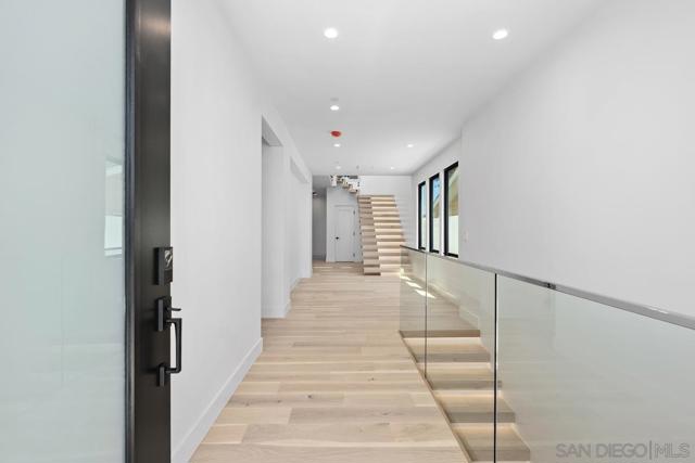 1009 Arcadia Road, Encinitas CA: https://media.crmls.org/mediaz/3e6fd4f9-c9f5-471b-aee9-e3aca8106aef.jpg