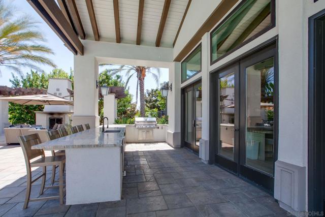 4719 Crespi Ct, Carlsbad CA: https://media.crmls.org/mediaz/3e6ff63c-dee0-4c53-ace7-a21a0c15533c.jpg