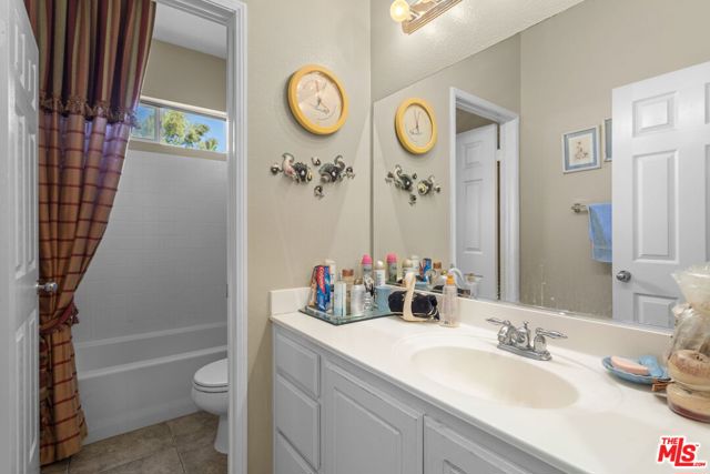 33716 Salvia Lane, Murrieta CA: https://media.crmls.org/mediaz/3e70575a-d782-43e9-8028-35a205382970.jpg
