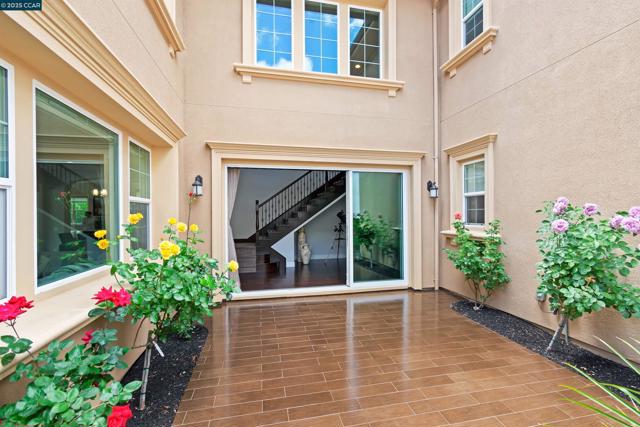 19 Baltana Place, Danville CA: https://media.crmls.org/mediaz/3e709fca-836c-4afb-a2d5-d835b27e4ffb.jpg