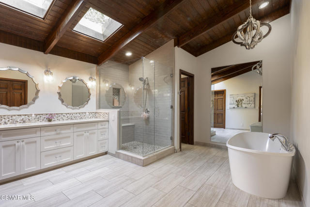 4525 Rayburn Street, Westlake Village CA: https://media.crmls.org/mediaz/3e710bd8-9e92-402f-aacb-80d873f0c903.jpg