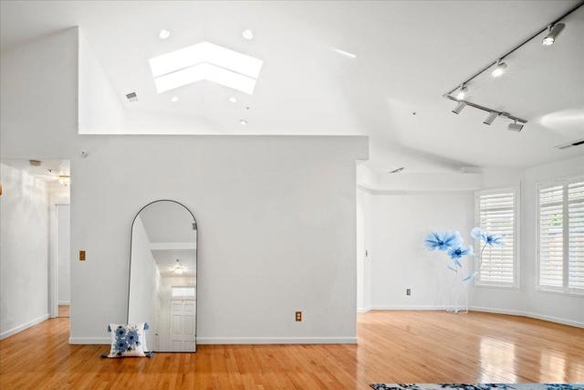 17716 Riverbend Road, Salinas CA: https://media.crmls.org/mediaz/3e717981-a281-4486-9ada-018c5f140718.jpg