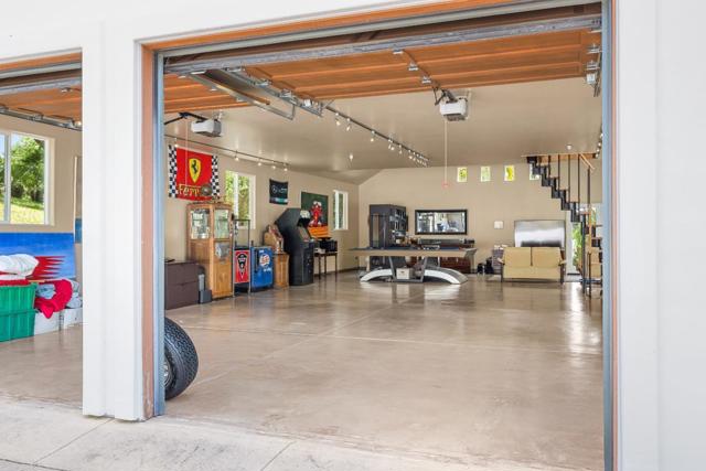 235 Vista Del Pajaro Road, Corralitos CA: https://media.crmls.org/mediaz/3e7291dd-87ee-4acb-97ed-b0c63abd3079.jpg