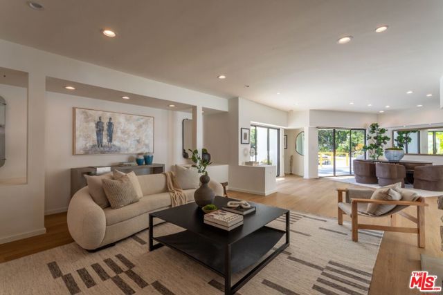 2034 Outpost Drive, Los Angeles CA: https://media.crmls.org/mediaz/3e73ac98-0520-44dc-8bbb-04842b537f94.jpg