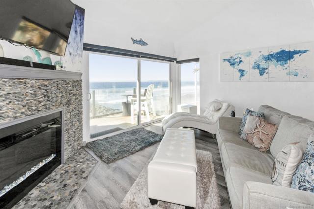 706 Ocean Ln, Imperial Beach CA: https://media.crmls.org/mediaz/3e73d78c-11c9-4784-89f7-1218e4154221.jpg