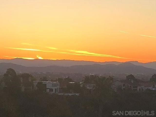 6645 Caminito Scioto, La Jolla CA: https://media.crmls.org/mediaz/3e7412e0-761d-4045-91fe-75f7d7431d02.jpg