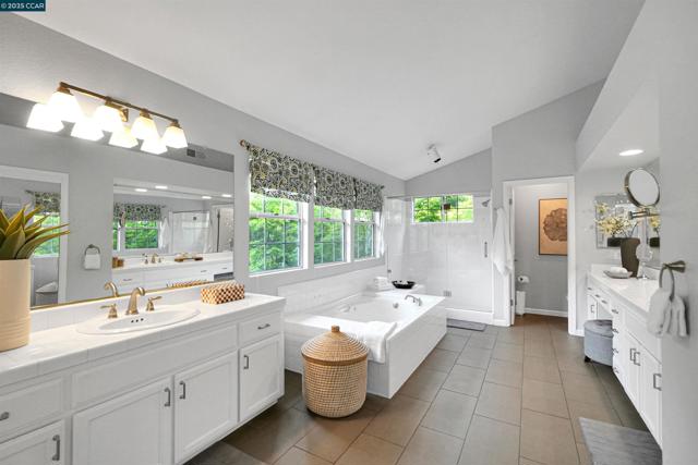 405 Triomphe Ct, Danville CA: https://media.crmls.org/mediaz/3e7467af-66da-44bc-8f60-a87c0ae33b3b.jpg