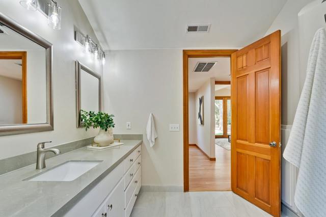 1625 Hazelaar Way, Los Altos CA: https://media.crmls.org/mediaz/3e74a050-bf00-4435-95f6-9c8f1a15e834.jpg