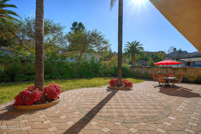 1568 Aspenwall Road, Westlake Village CA: https://media.crmls.org/mediaz/3e750138-d73a-4efd-9e15-0b31228d2bd5.jpg
