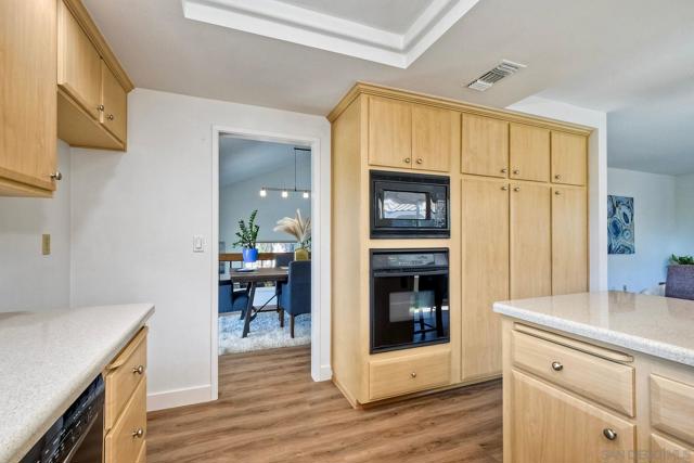 10434 Woodchuck Pt, San Diego CA: https://media.crmls.org/mediaz/3e7535d9-4937-42c6-ad35-5267b510ef28.jpg