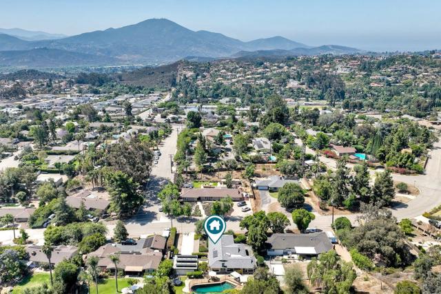 11668 Altoona Dr, El Cajon CA: https://media.crmls.org/mediaz/3e75e19d-f8f2-48be-88d8-f14af2af0d9b.jpg