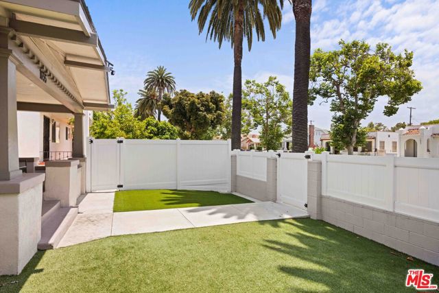 1655 Leighton Avenue, Los Angeles, California 90062, 2 Bedrooms Bedrooms, ,1 BathroomBathrooms,Single Family Residence,For Sale,Leighton,24405715