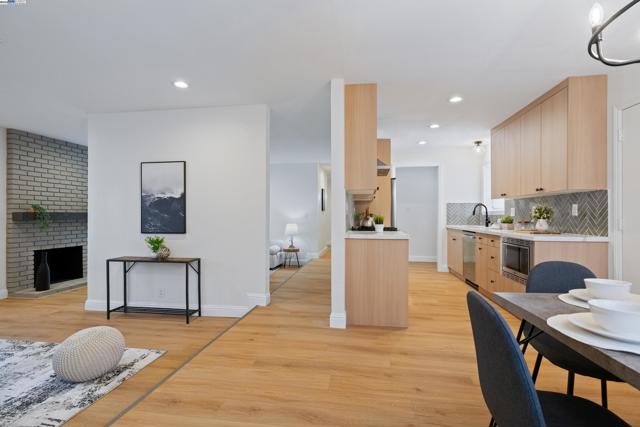 4501 Alice Way, Union City CA: https://media.crmls.org/mediaz/3e76efb1-40e9-4de5-90c9-a79427c1bf33.jpg