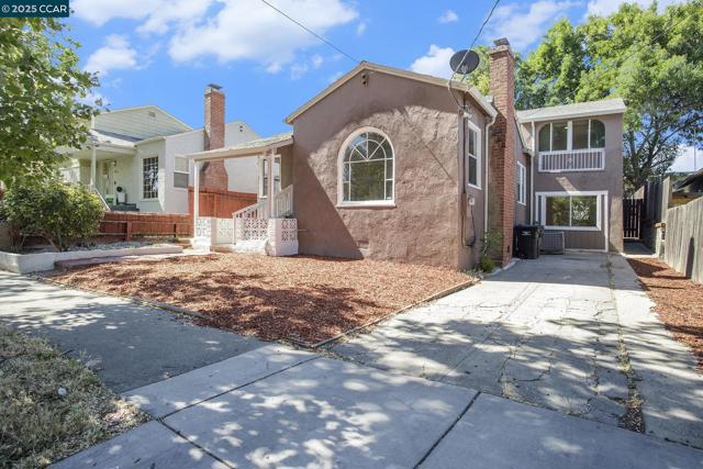 532 Central Ave, Pittsburg CA: https://media.crmls.org/mediaz/3e77220d-53e6-49c7-96ad-7b8f785b0b6c.jpg