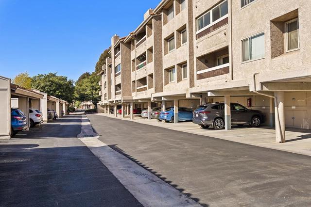 10400 caminito Cuervo, San Diego CA: https://media.crmls.org/mediaz/3e778182-4fa3-40fd-a83b-eb3c7d941f42.jpg