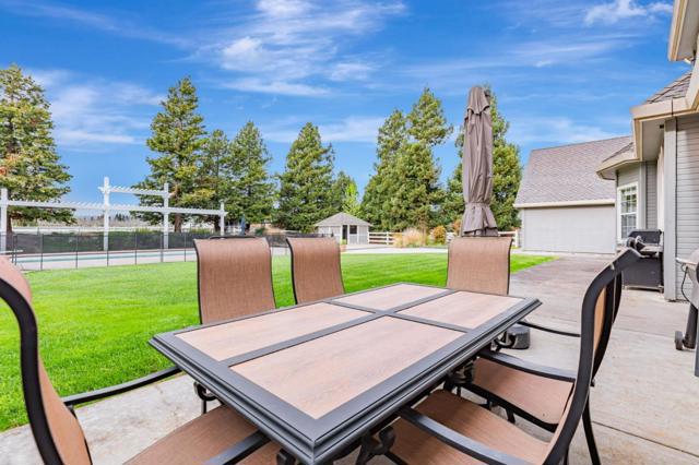 560 Tevis Trail, Hollister CA: https://media.crmls.org/mediaz/3e782a1c-ba3d-4484-87d3-c900856c1b1a.jpg