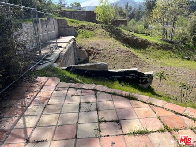 2344 Laguna Circle Drive, Agoura CA: https://media.crmls.org/mediaz/3e783cd9-fab5-4f4a-a5b5-7d077bcebd47.jpg