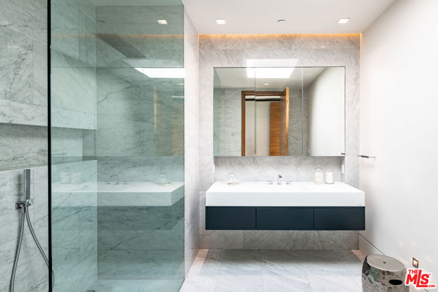 642 Perugia Way, Los Angeles CA: https://media.crmls.org/mediaz/3e784420-c603-4d2d-aa4c-bd8dabc6b07d.jpg