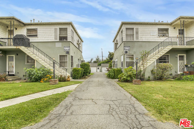 14240 Delano Street, Van Nuys CA: https://media.crmls.org/mediaz/3e787b06-4099-41f7-bb67-9a9832a09335.jpg